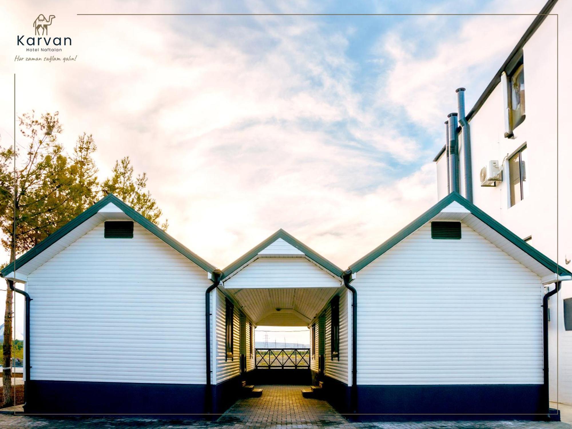 Karvan Hotel-Sanatorium Naftalan Exteriör bild