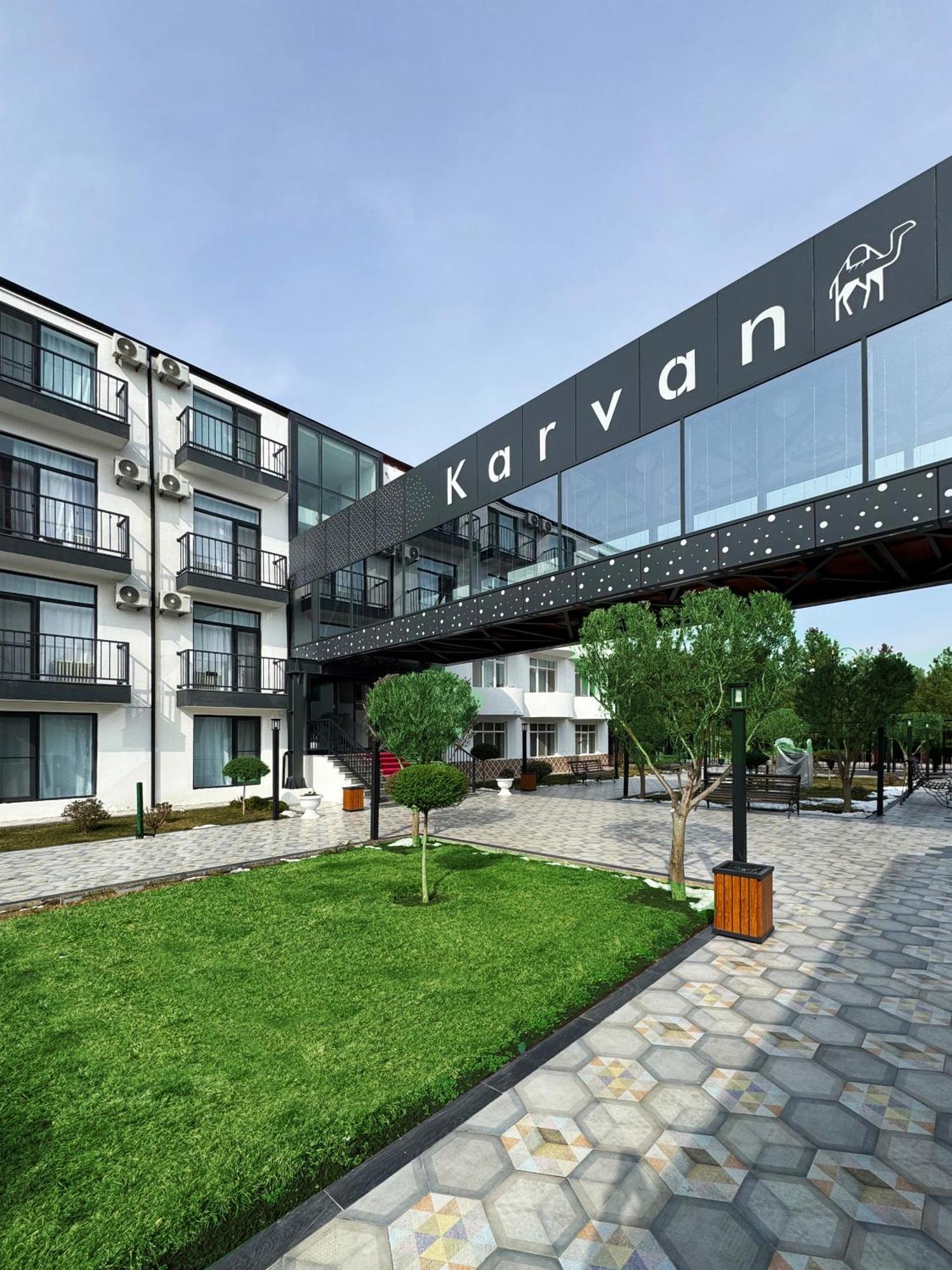 Karvan Hotel-Sanatorium Naftalan Exteriör bild